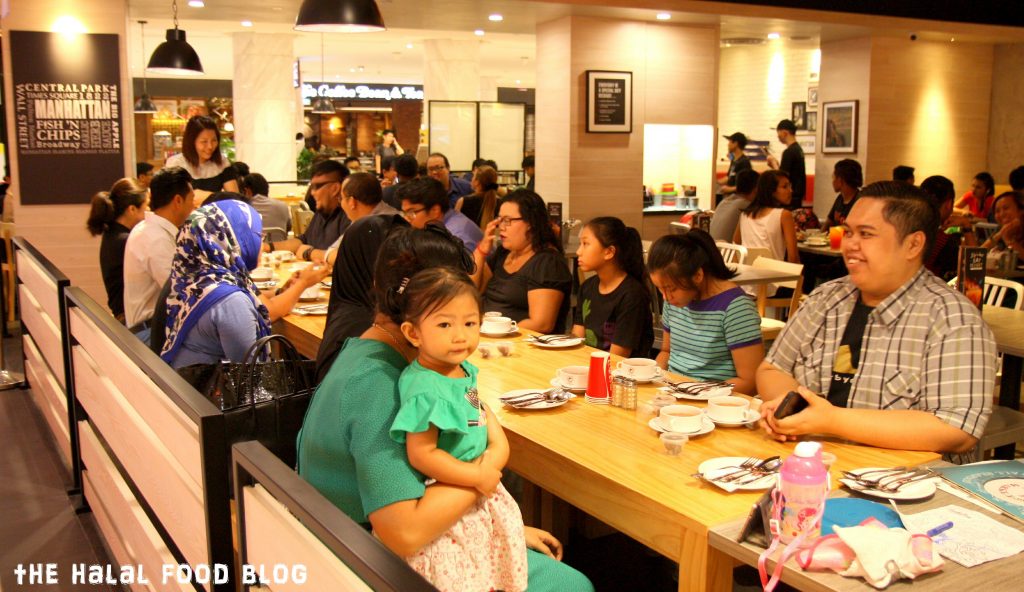 Everyone seated and waiting for Iftar... Full house at The Manhattan FISH MARKET!!