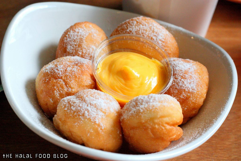 Donuts with Salted Egg Dip ($6.00)