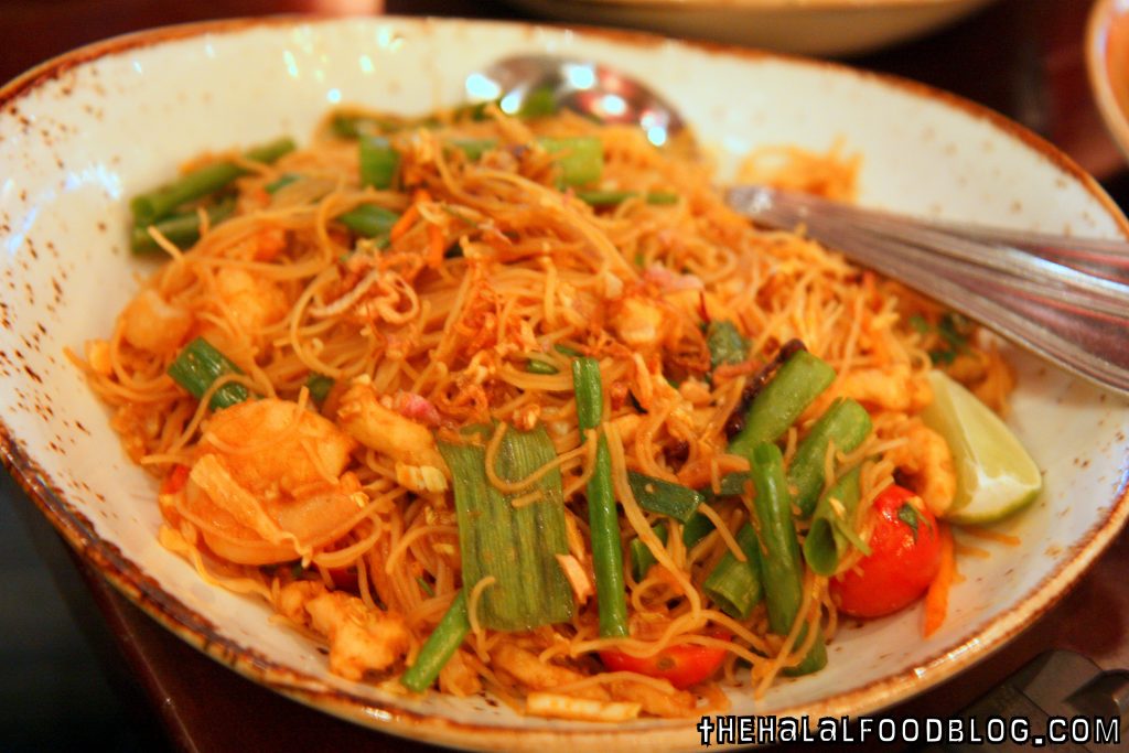 Singapore Street Noodles (AED 48)