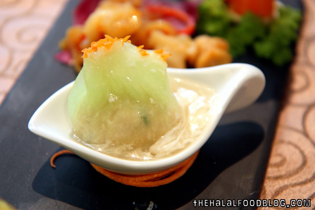 Steamed Jade Dumpling with Egg White Sauce