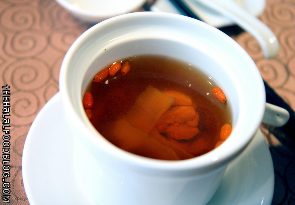 Double-boiled Ginseng Soup with Village Chicken (RM22++)