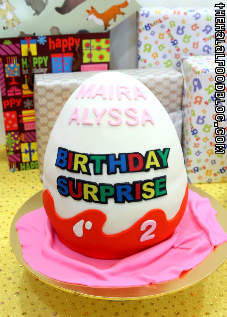 SG Birthdaycakes 01 Egg Surprise