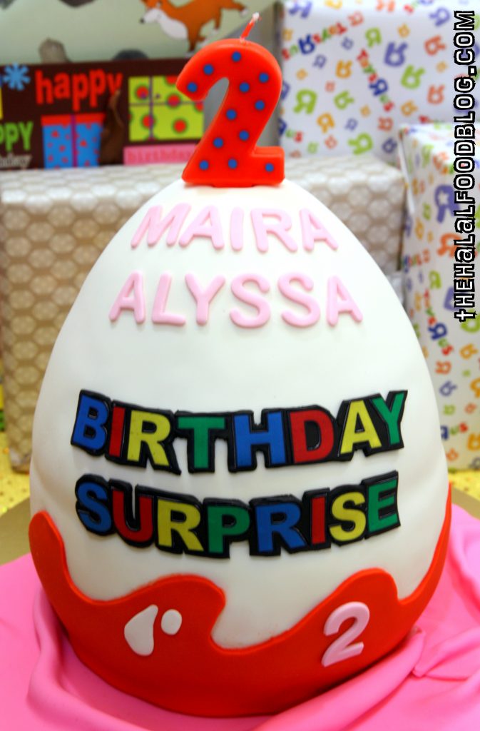SG Birthdaycakes 03 Egg Surprise