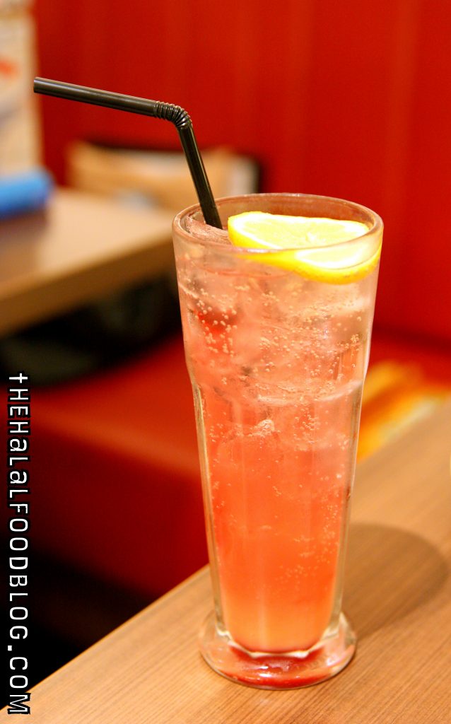 Sparkling Pink Lemonade ($3.90)