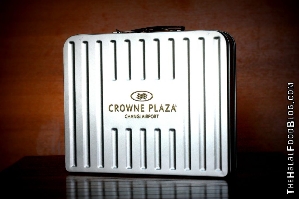 Crowne Plaza Changi Airport Mooncakes 01