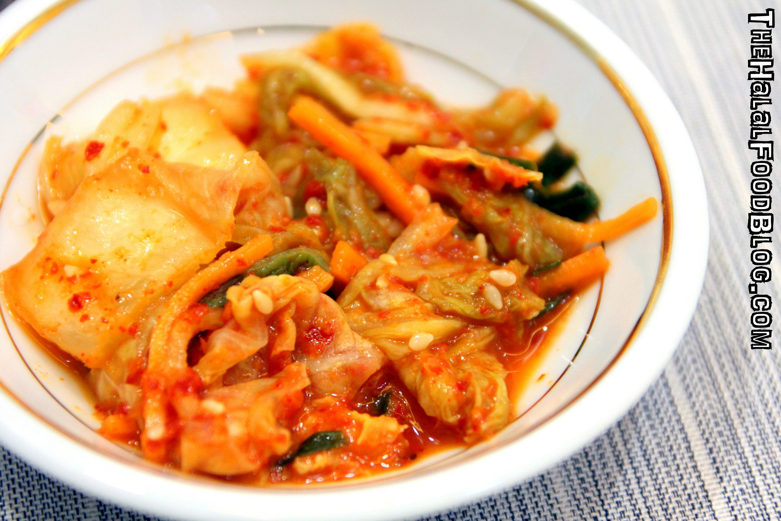 Kimchi to go. Кимчхи. Кимчи покумбап. Тушеная скумбрия с кимчи. Кимчи Удонг.